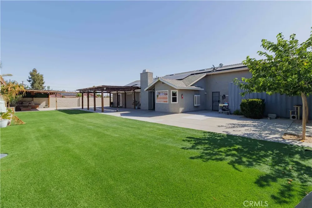 12040 Jade Victorville, CA 92392