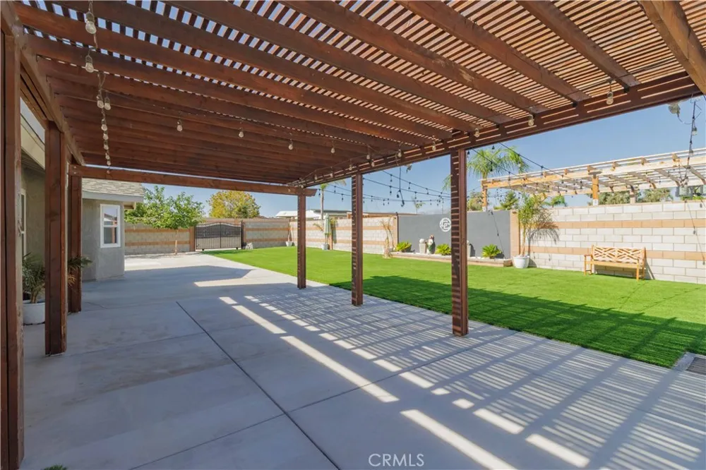 12040 Jade Victorville, CA 92392