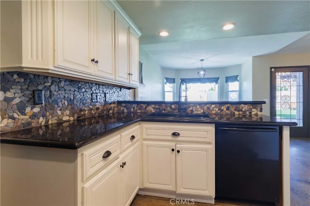 12040 Jade Victorville, CA 92392