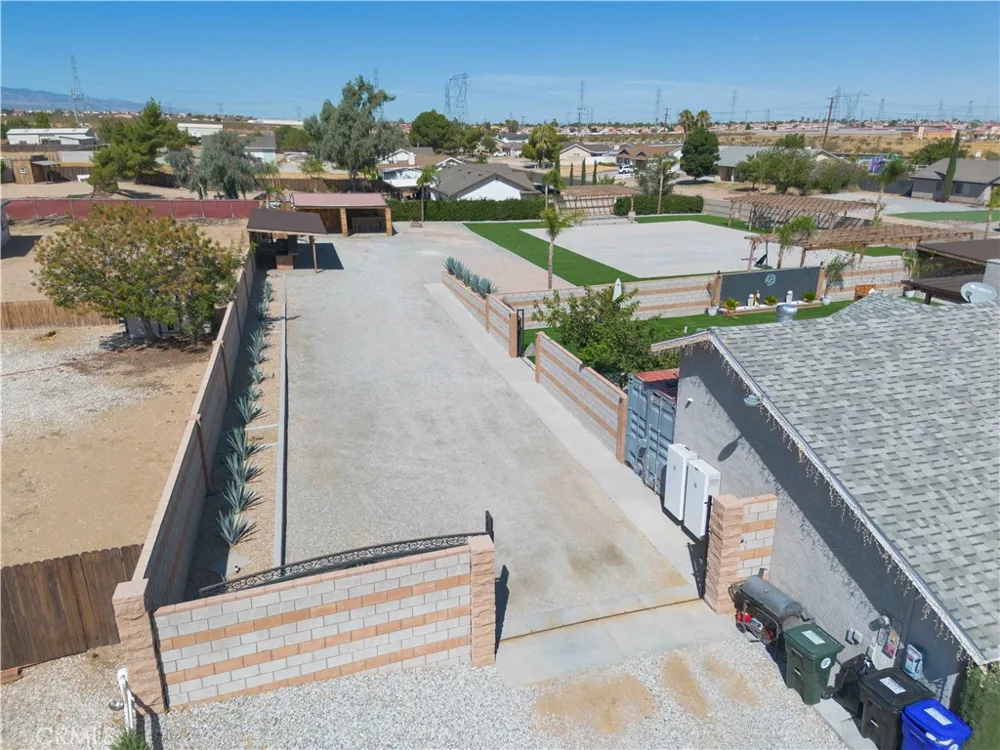 12040 Jade Victorville, CA 92392