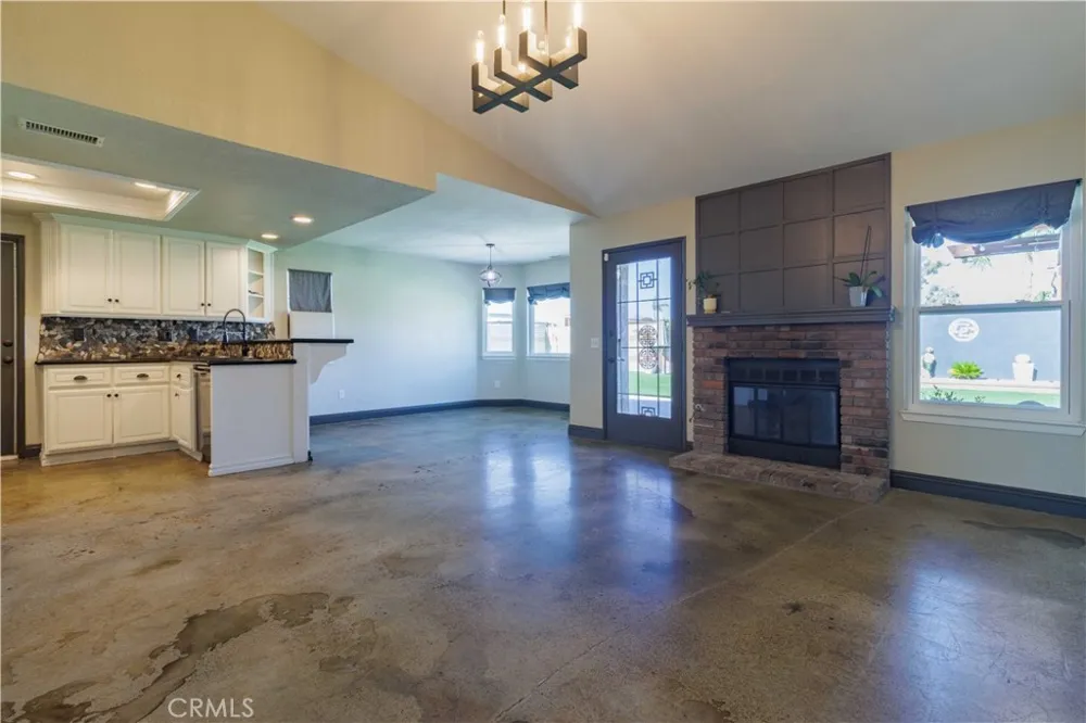 12040 Jade Victorville, CA 92392