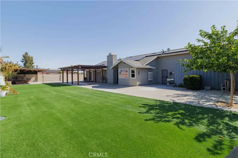 12040 Jade Victorville, CA 92392