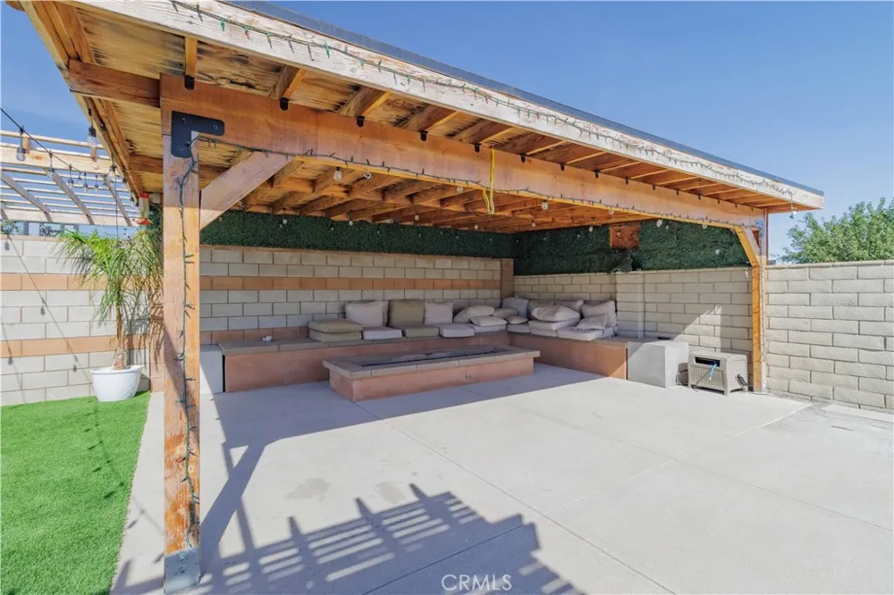 12040 Jade Victorville, CA 92392
