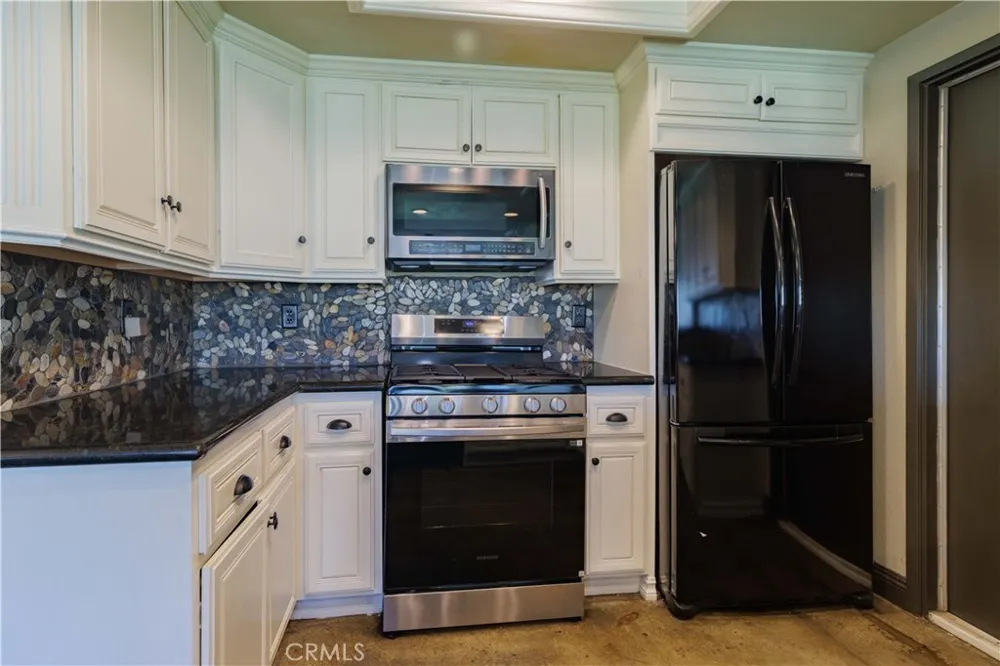 12040 Jade Victorville, CA 92392