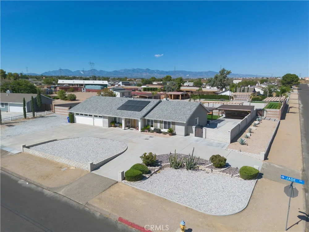 12040 Jade Victorville, CA 92392