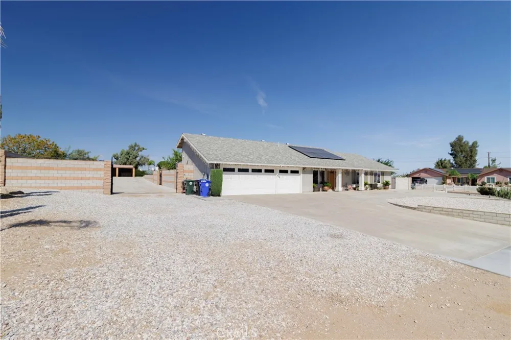 12040 Jade Victorville, CA 92392