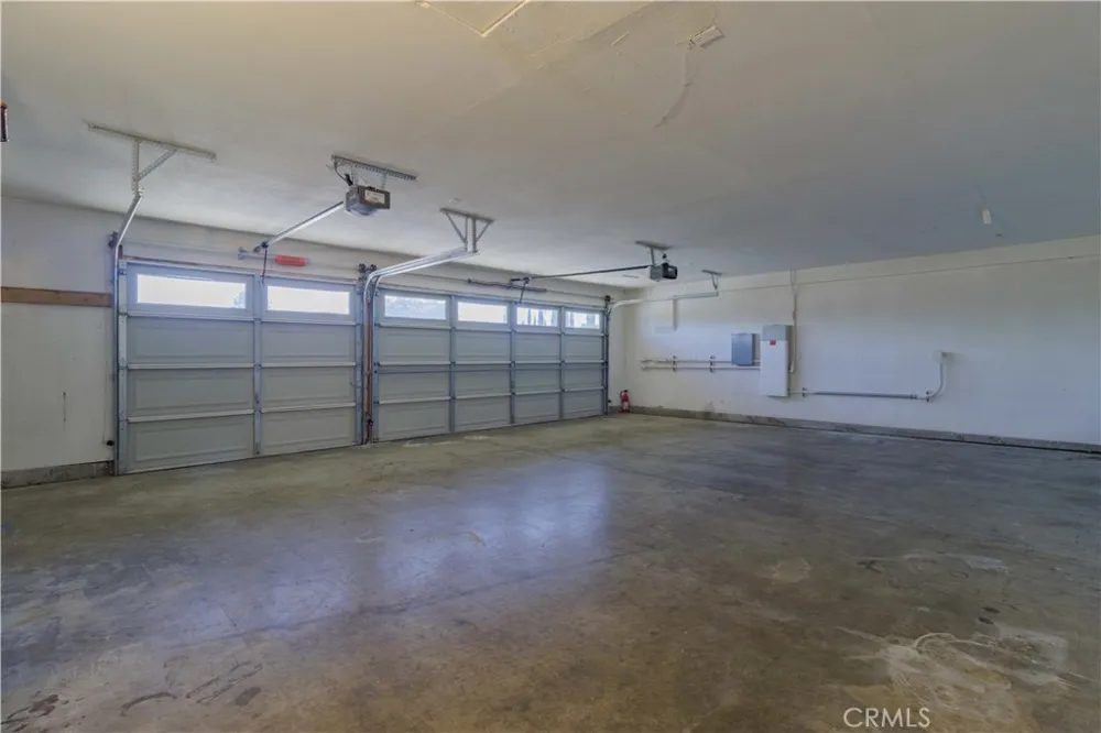 12040 Jade Victorville, CA 92392