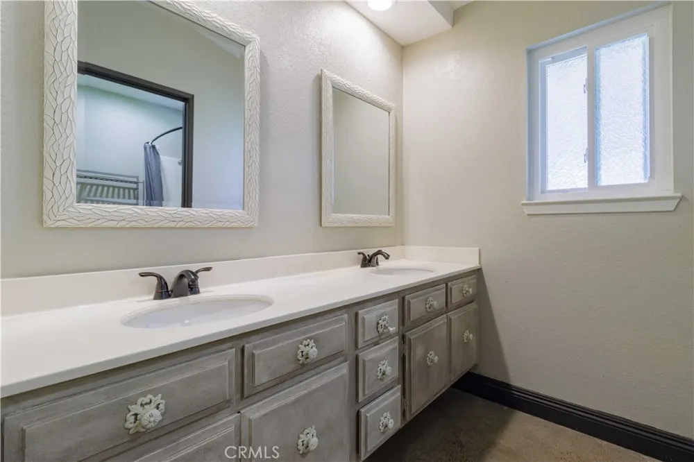 12040 Jade Victorville, CA 92392