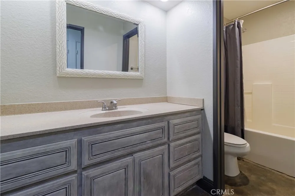 12040 Jade Victorville, CA 92392