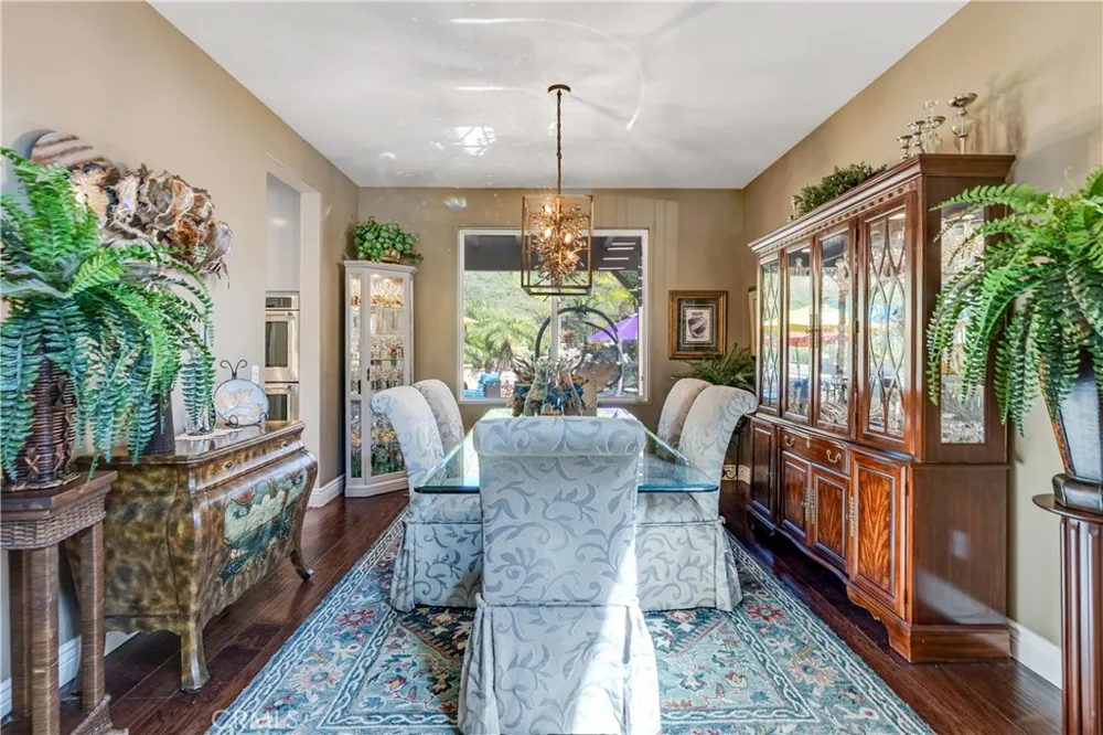 22019 Gold Canyon Drive Saugus, CA 91390