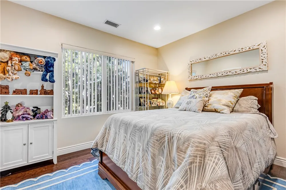 22019 Gold Canyon Drive Saugus, CA 91390