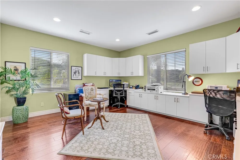 22019 Gold Canyon Drive Saugus, CA 91390