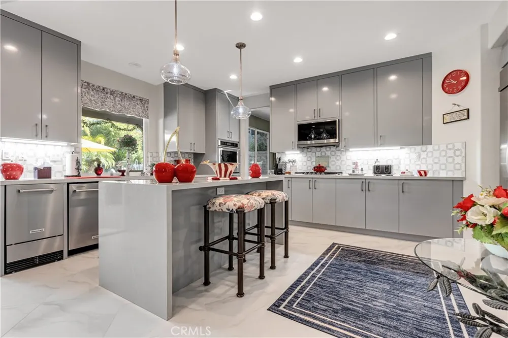 22019 Gold Canyon Drive Saugus, CA 91390