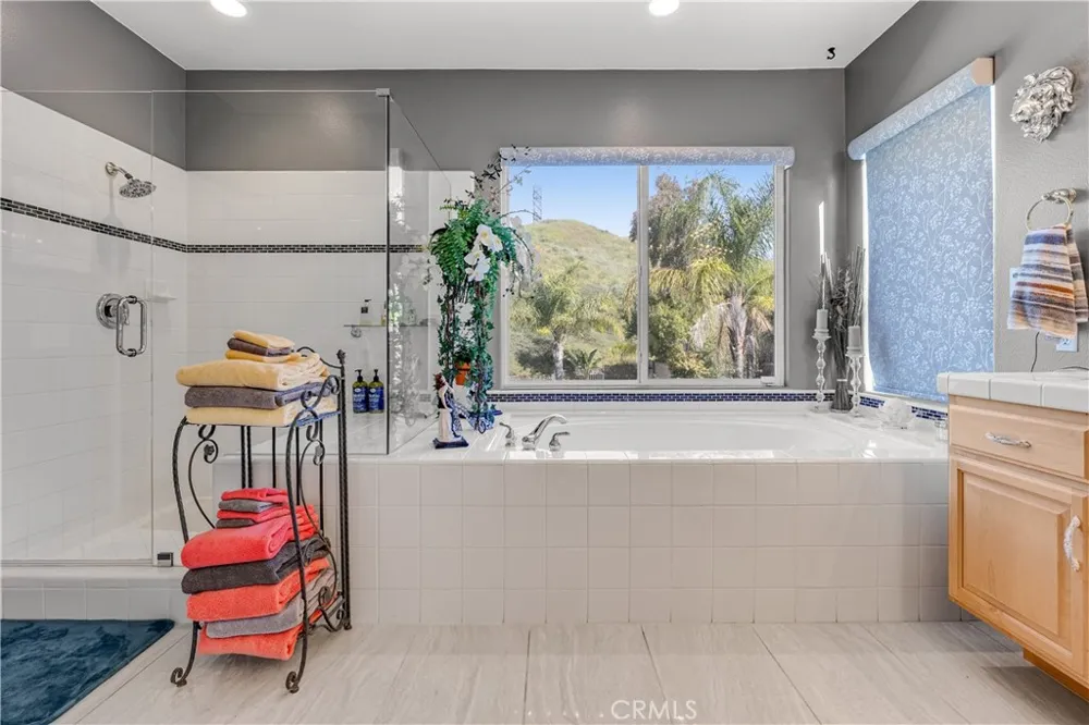 22019 Gold Canyon Drive Saugus, CA 91390