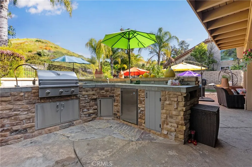 22019 Gold Canyon Drive Saugus, CA 91390