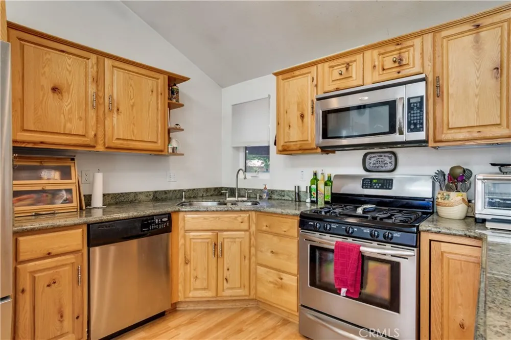 40353 Valley Of The Falls Drive Forest Falls, CA 92339