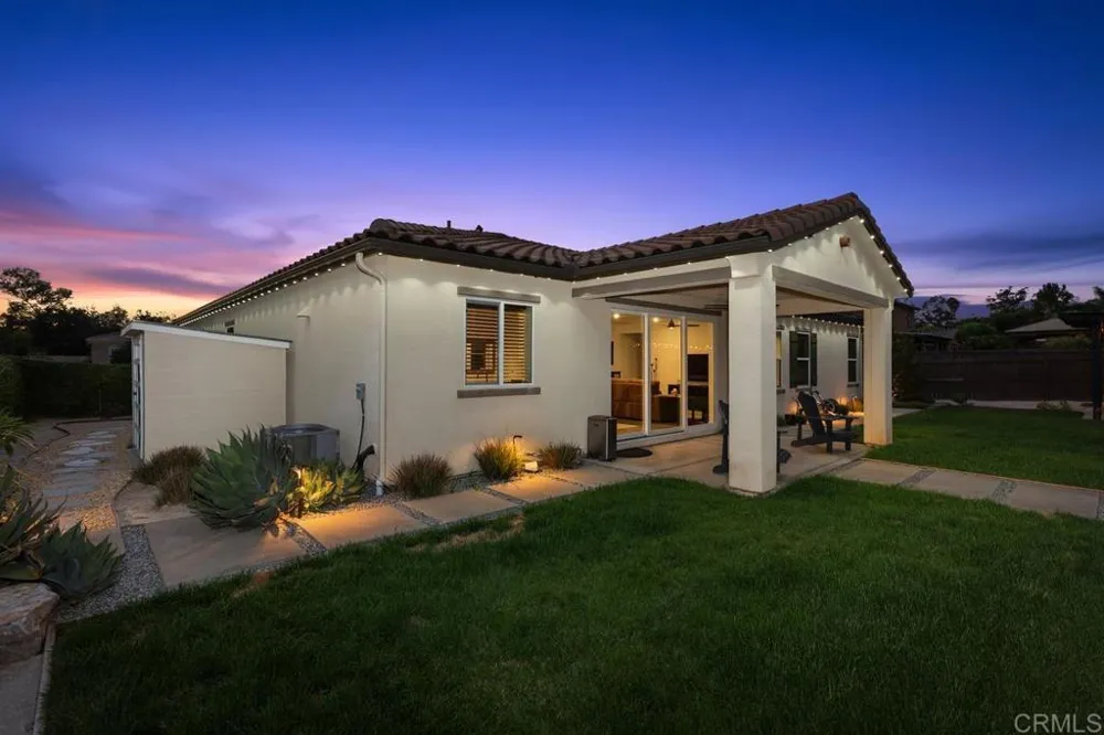 2514 Blackbird Gln Escondido, CA 92029