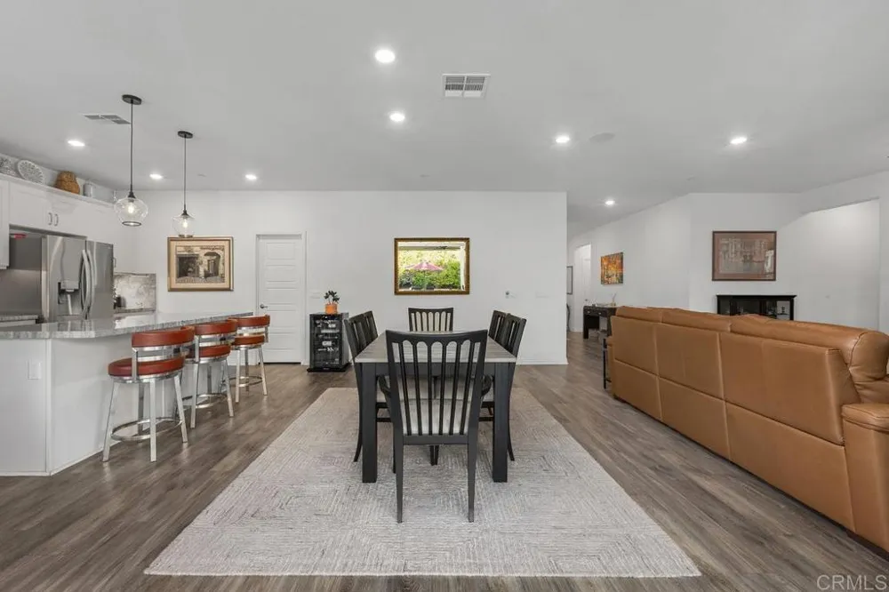 2514 Blackbird Gln Escondido, CA 92029