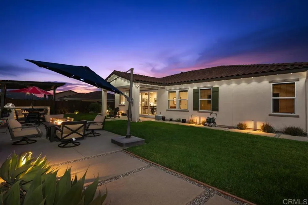 2514 Blackbird Gln Escondido, CA 92029