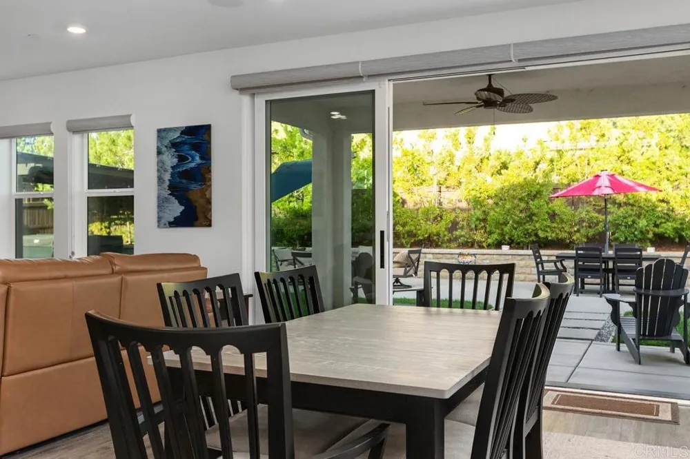 2514 Blackbird Gln Escondido, CA 92029