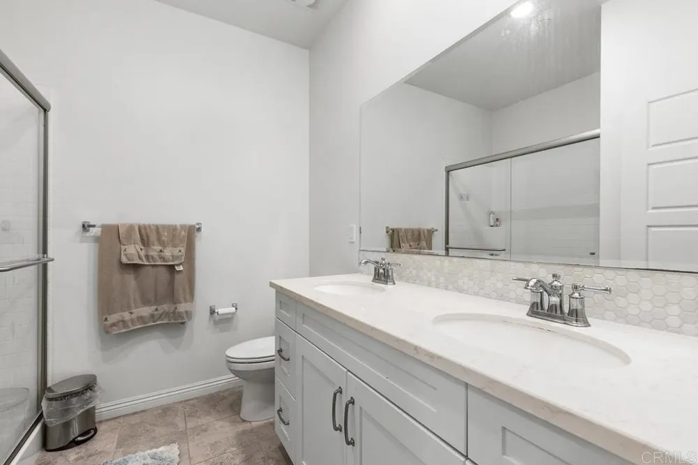2514 Blackbird Gln Escondido, CA 92029