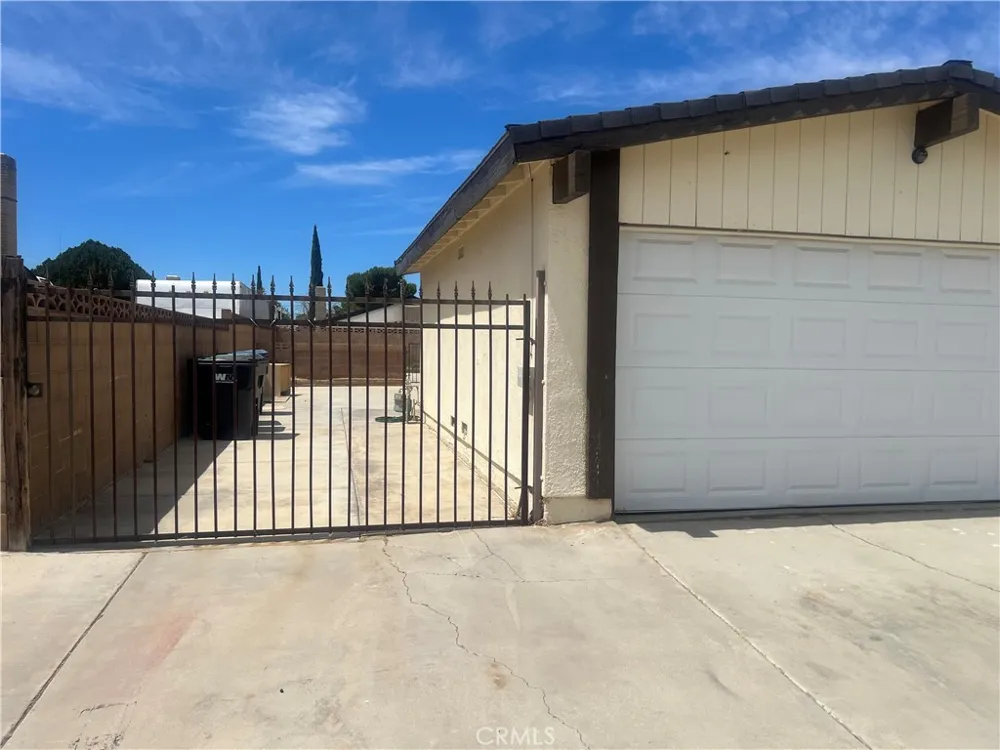 44283 Raysack Lancaster, CA 93535