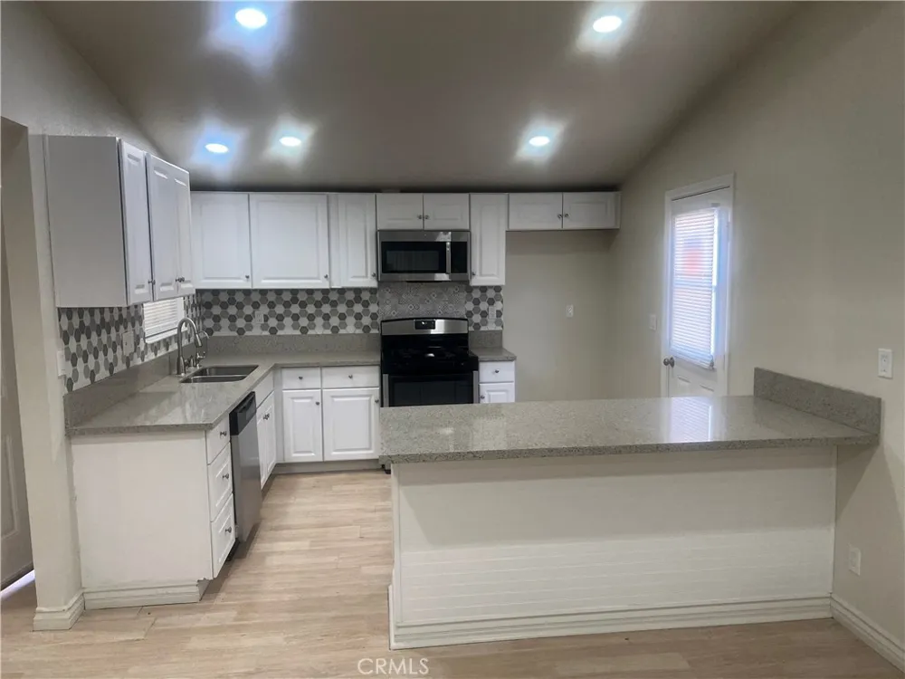 44283 Raysack Lancaster, CA 93535