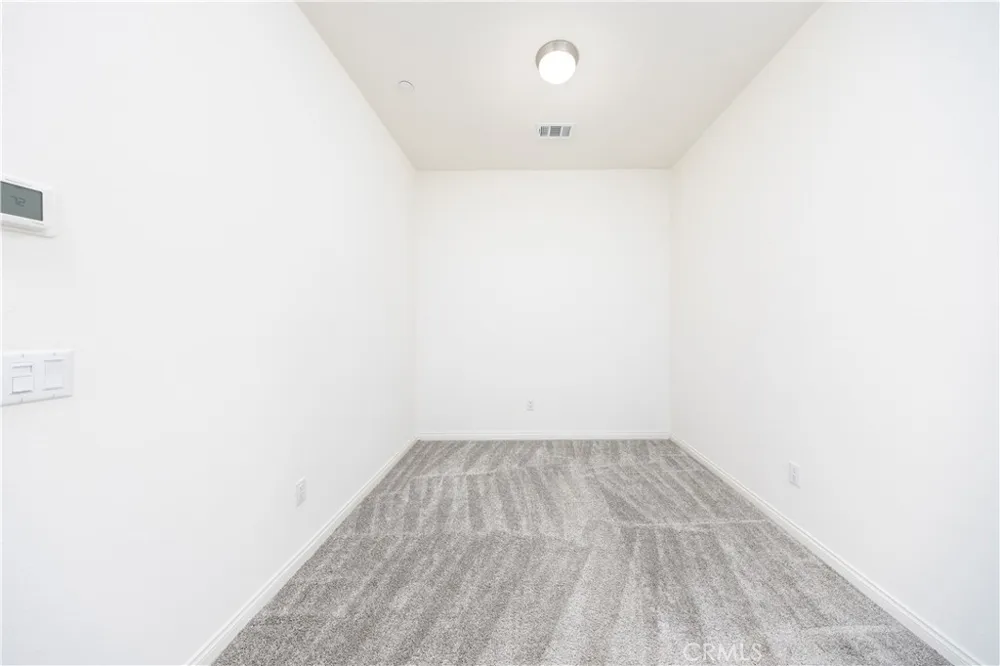 17 Aria South El Monte, CA 91733