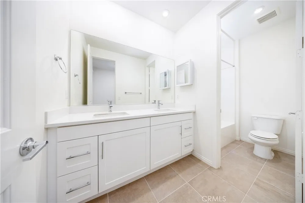 17 Aria South El Monte, CA 91733