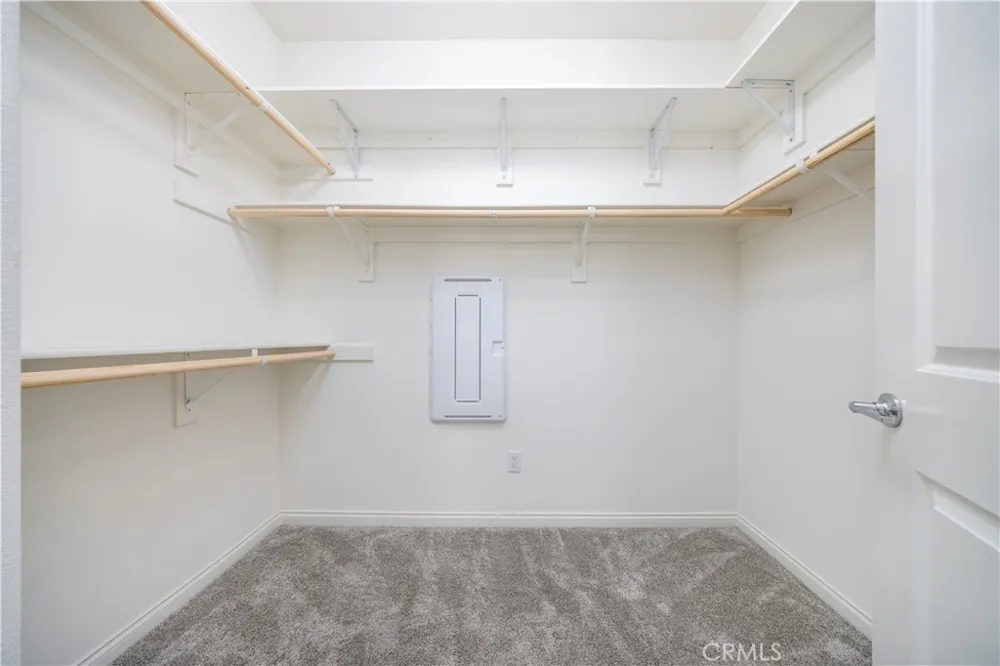 17 Aria South El Monte, CA 91733