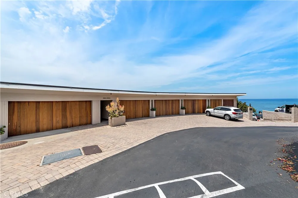 31561 Table Rock Drive #208 Laguna Beach, CA 92651