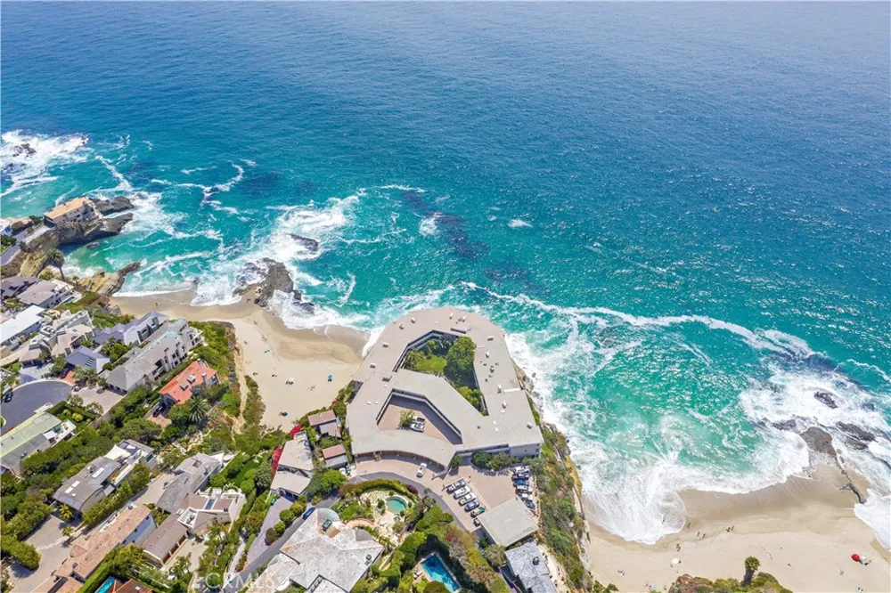 31561 Table Rock Drive #208 Laguna Beach, CA 92651