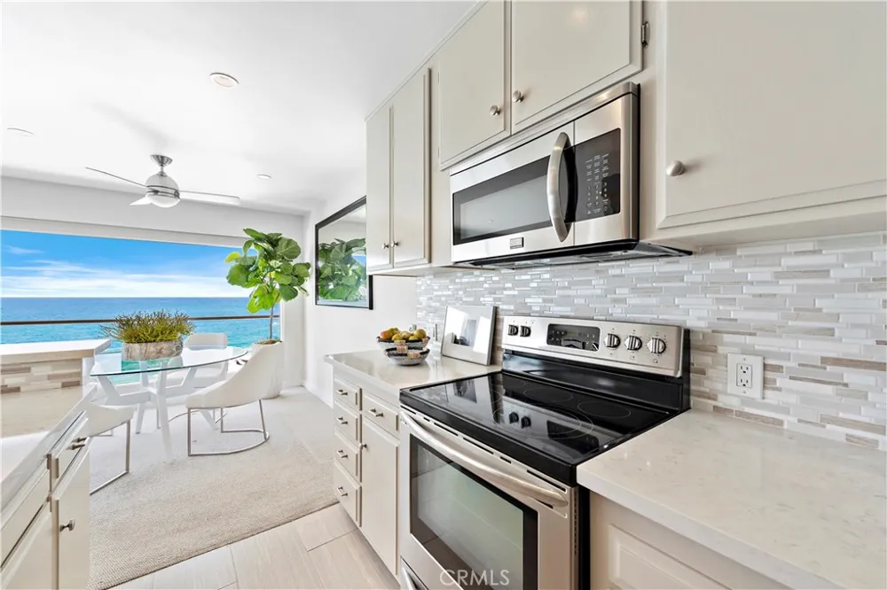 31561 Table Rock Drive #208 Laguna Beach, CA 92651