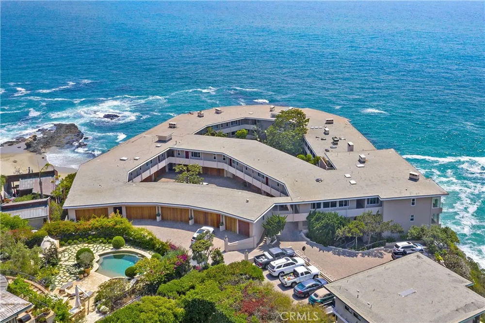 31561 Table Rock Drive #208 Laguna Beach, CA 92651