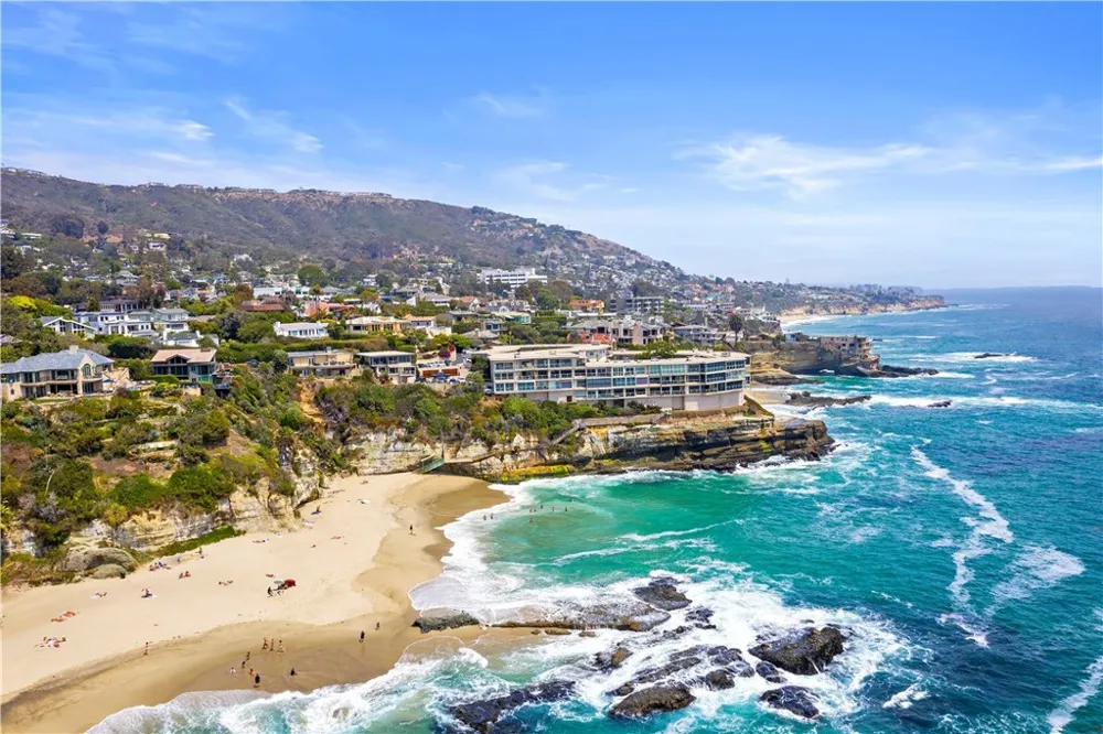 31561 Table Rock Drive #208 Laguna Beach, CA 92651