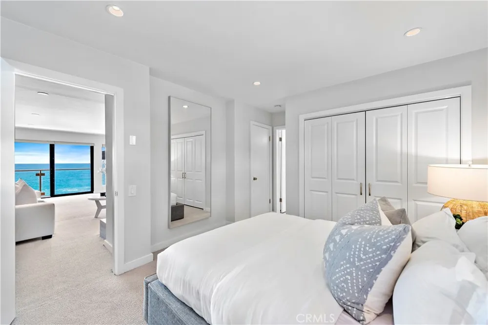 31561 Table Rock Drive #208 Laguna Beach, CA 92651