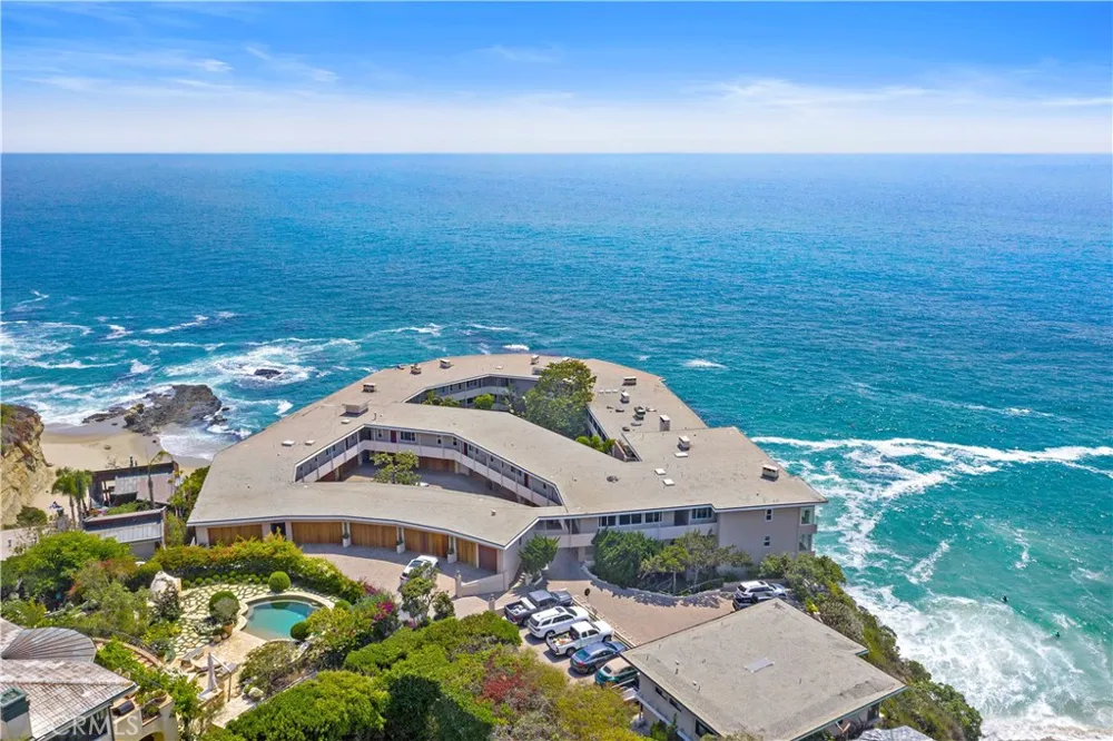 31561 Table Rock Drive #208 Laguna Beach, CA 92651