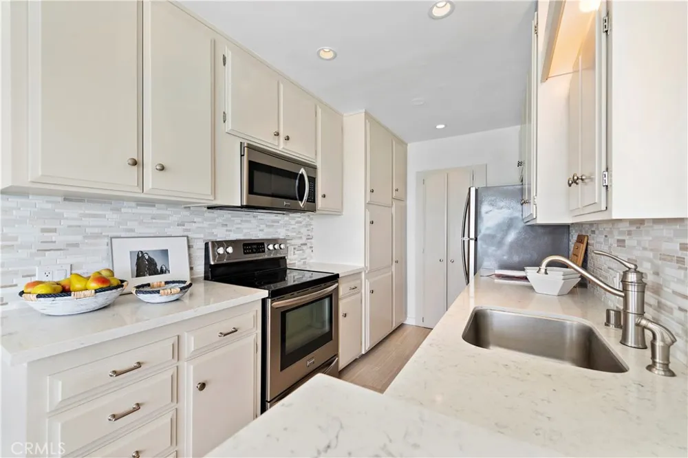 31561 Table Rock Drive #208 Laguna Beach, CA 92651