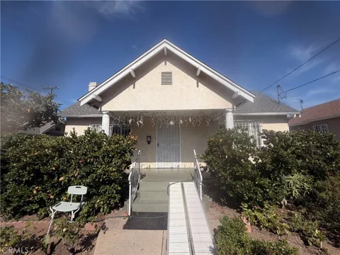1307 Kenmore
