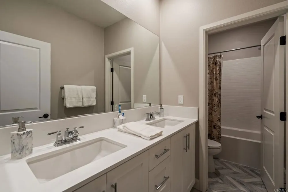 2911 Side Saddle Lane Escondido, CA 92029