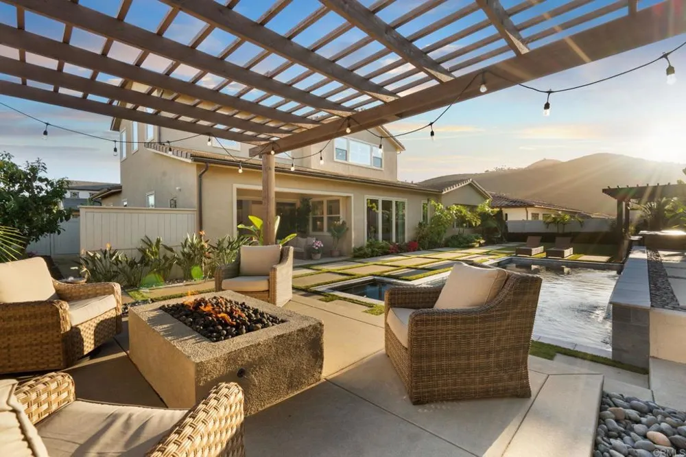 2911 Side Saddle Lane Escondido, CA 92029