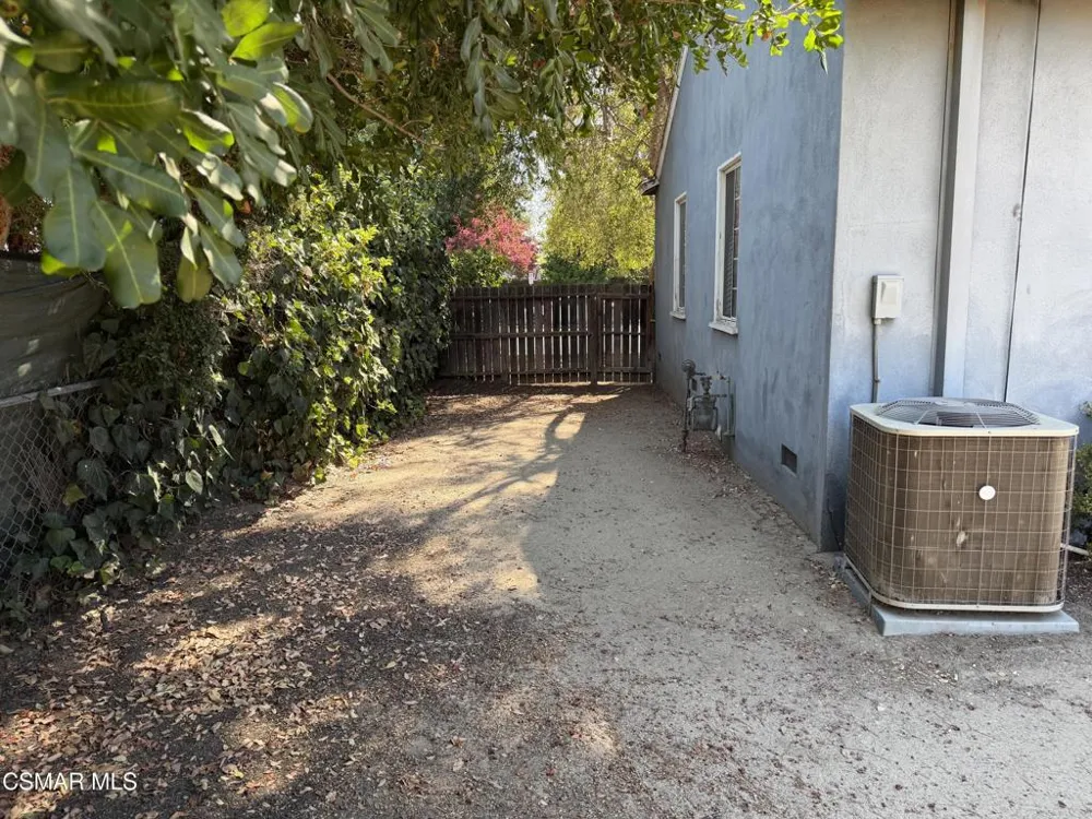 8847 Lindley Avenue Northridge, CA 91325