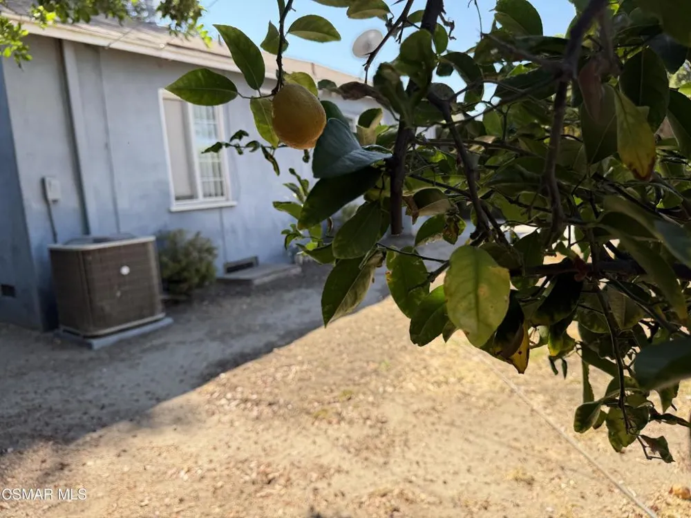 8847 Lindley Avenue Northridge, CA 91325