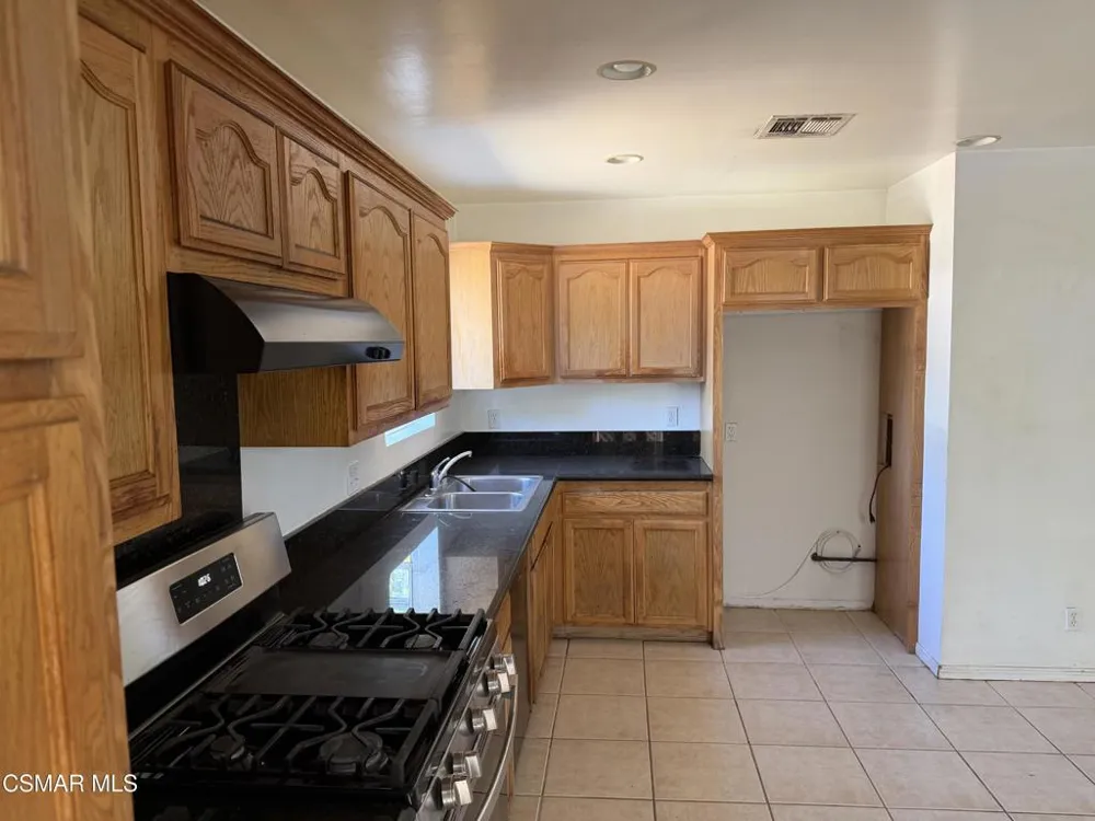 8847 Lindley Avenue Northridge, CA 91325