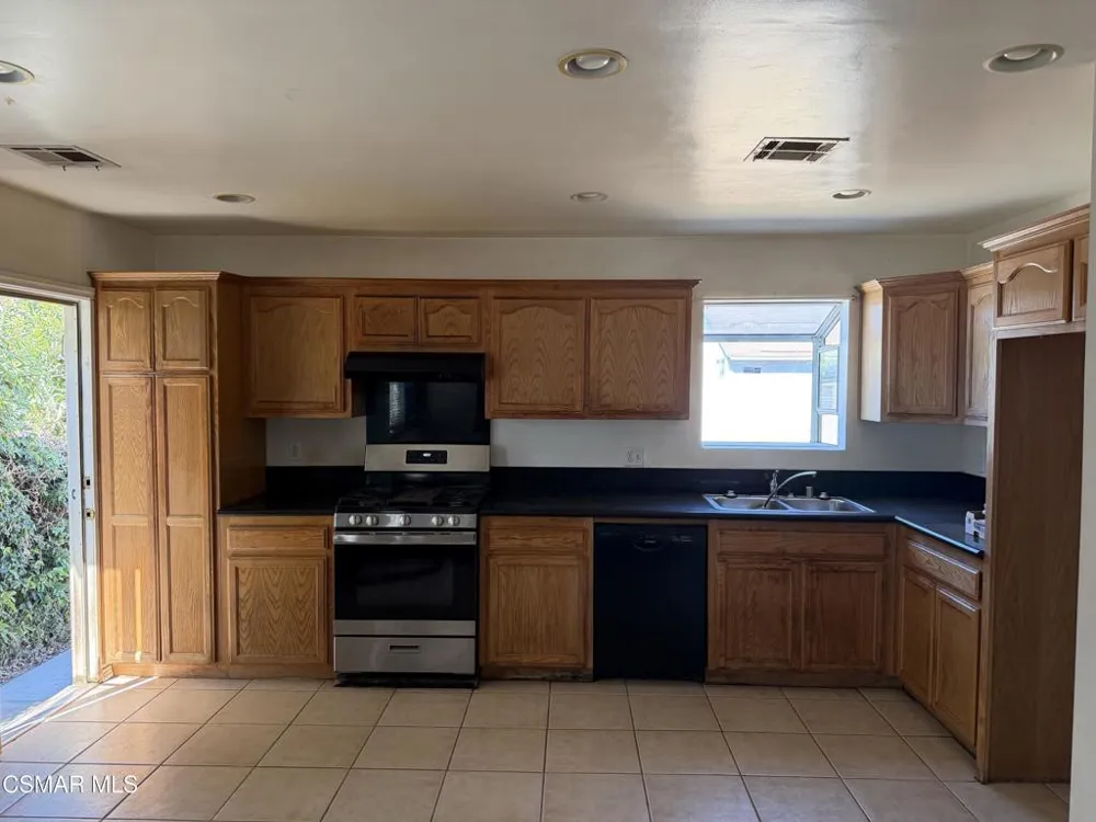 8847 Lindley Avenue Northridge, CA 91325