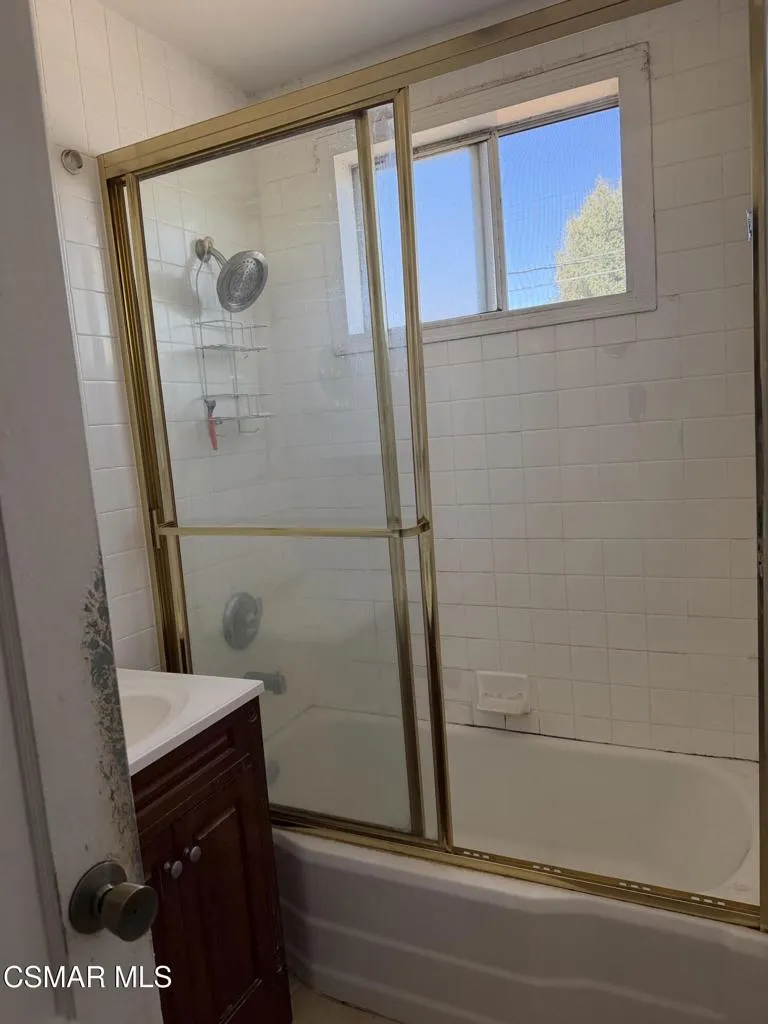 8847 Lindley Avenue Northridge, CA 91325