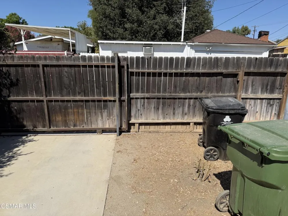 8847 Lindley Avenue Northridge, CA 91325
