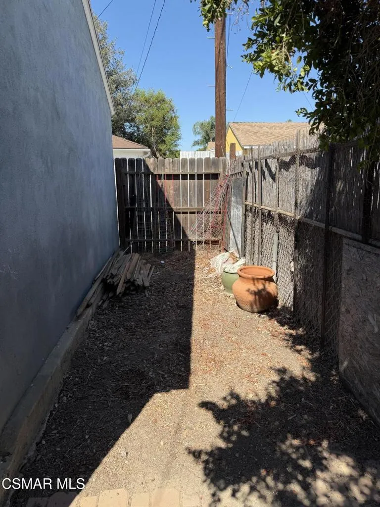 8847 Lindley Avenue Northridge, CA 91325