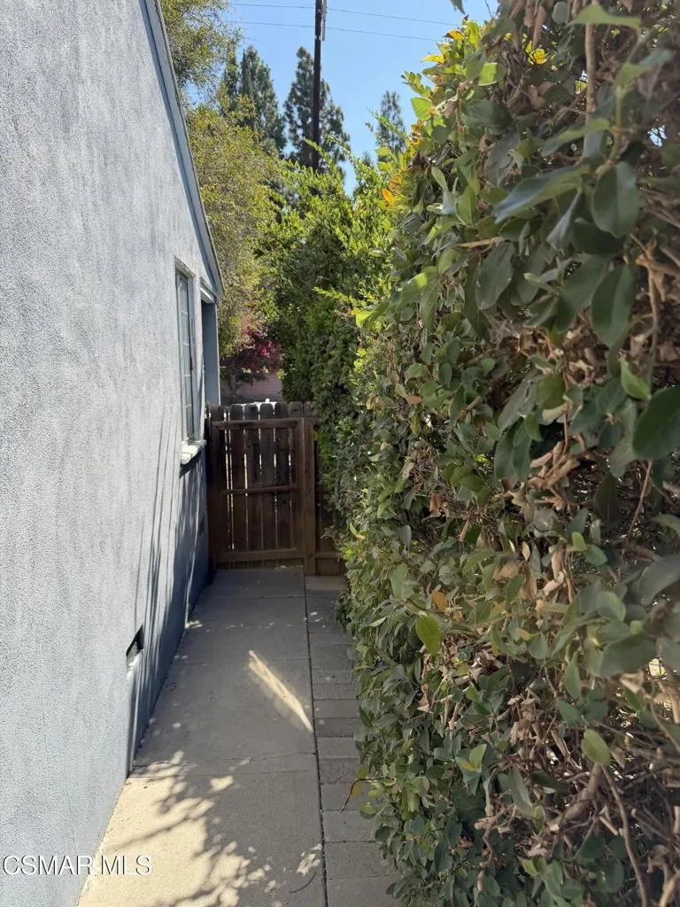 8847 Lindley Avenue Northridge, CA 91325