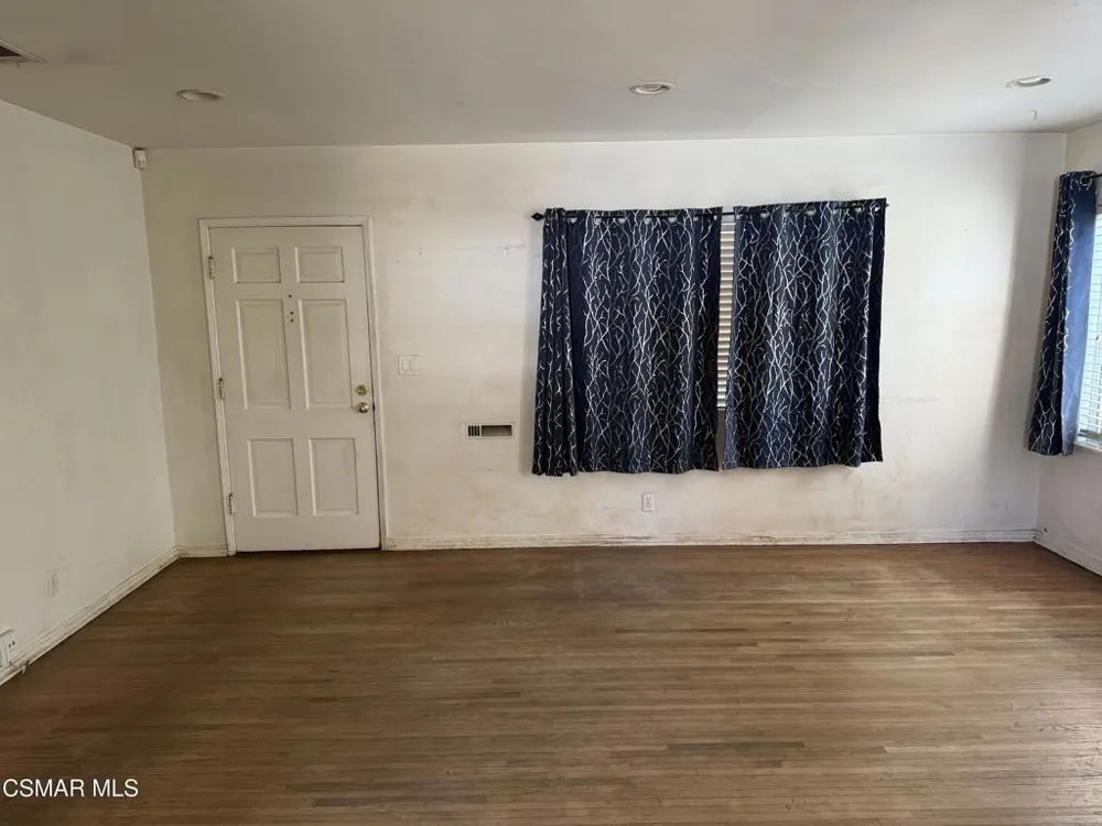 8847 Lindley Avenue Northridge, CA 91325